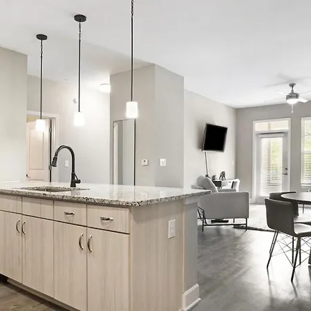 Landing - Modern With Amazing Amenities *