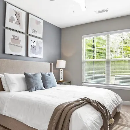Landing - Modern With Amazing Amenities