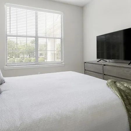 Landing - Modern With Amazing Amenities * Charlotte