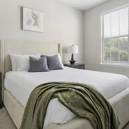 Apartment Landing - Modern With Amazing Amenities