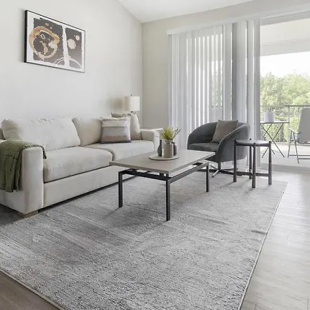 Apartment Landing - Modern With Amazing Amenities *