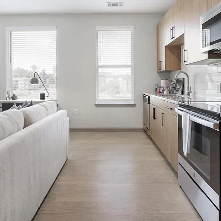 Apartment Landing - Modern With Amazing Amenities Charlotte