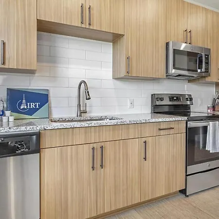 Landing - Modern With Amazing Amenities