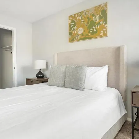 Landing - Modern With Amazing Amenities