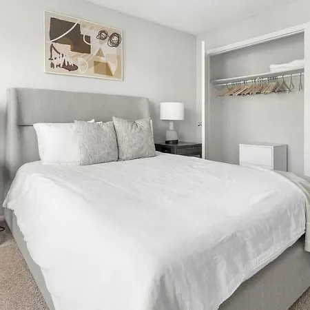 Apartment Landing - Modern With Amazing Amenities