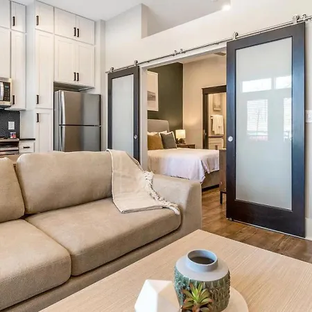 Landing Modern With Amazing Amenities Apartment