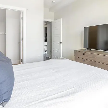 Apartment Landing Modern With Amazing Amenities