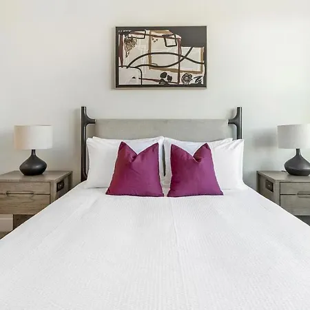 Landing Modern With Amazing Amenities Apartment Charlotte