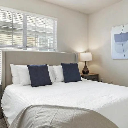 Apartment Landing Modern With Amazing Amenities *