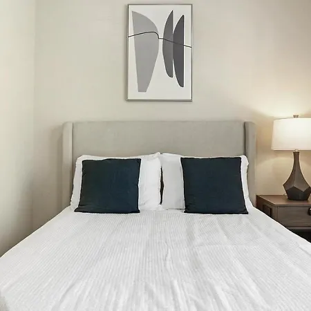 Landing Modern With Amazing Amenities Apartment Charlotte