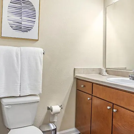 Landing Modern With Amazing Amenities Apartment