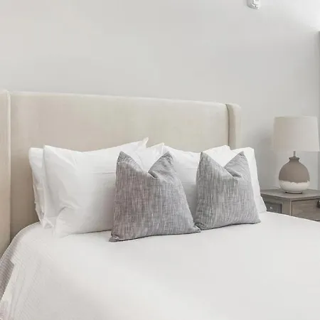 Landing Modern With Amazing Amenities Apartment