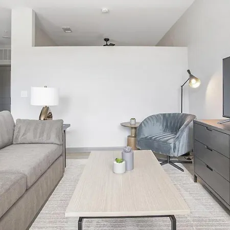 Landing Modern With Amazing Amenities *