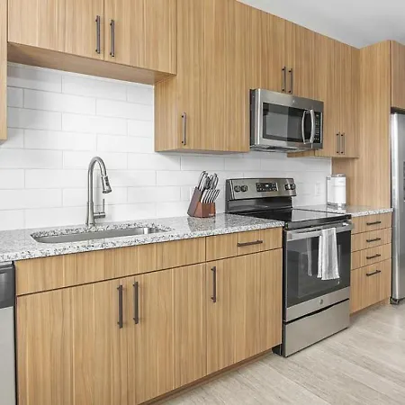 Landing Modern With Amazing Amenities Apartment *