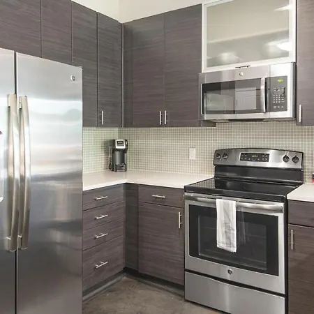 Landing Modern With Amazing Amenities Apartment