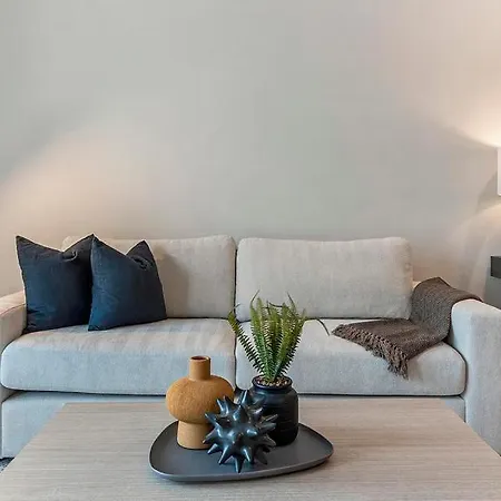 Landing Modern With Amazing Amenities *