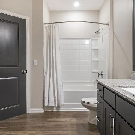 Landing Modern With Amazing Amenities