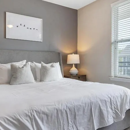 Landing Modern With Amazing Amenities Apartment *