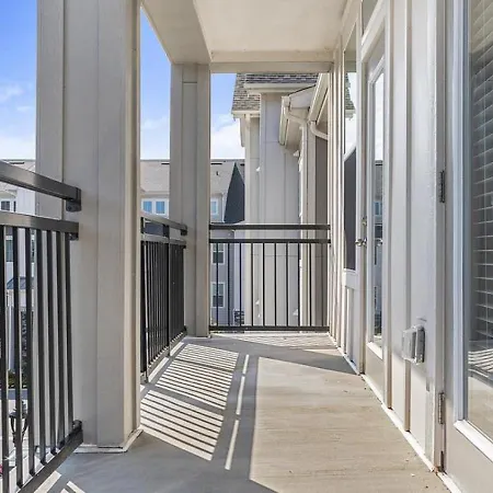 Landing Modern With Amazing Amenities *
