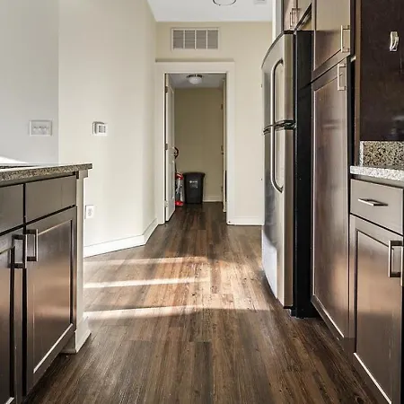 Landing Modern With Amazing Amenities Apartment *