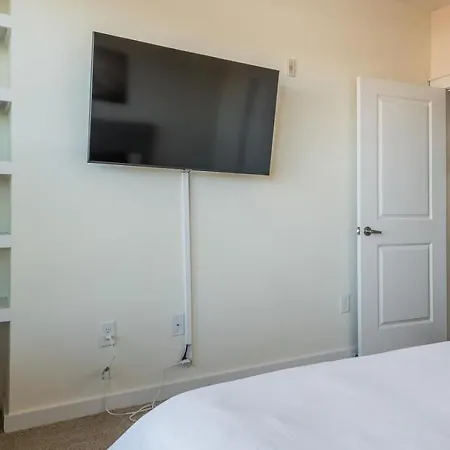 Landing Modern With Amazing Amenities