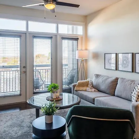 Apartment Landing Modern With Amazing Amenities