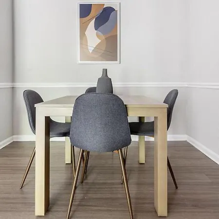 Apartment Landing Modern With Amazing Amenities *