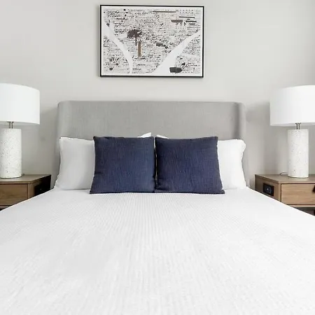 Landing Modern With Amazing Amenities Apartment *