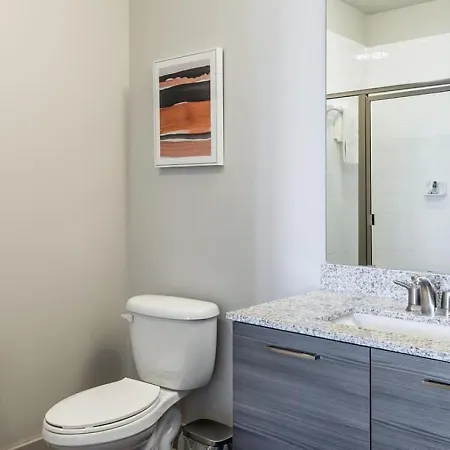 Apartment Landing Modern With Amazing Amenities