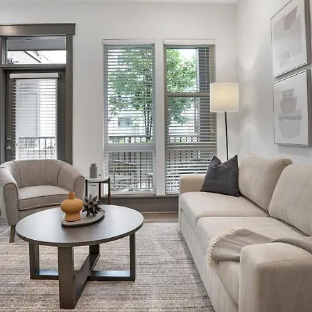 Apartment Landing Modern With Amazing Amenities