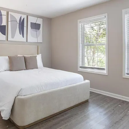 Landing Modern With Amazing Amenities