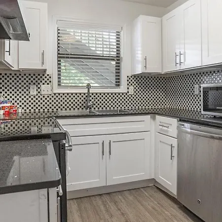 Landing Modern With Amazing Amenities * Charlotte