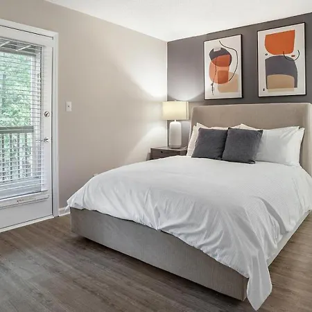 Landing Modern With Amazing Amenities Apartment