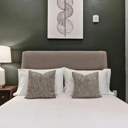 Landing Modern With Amazing Amenities Charlotte