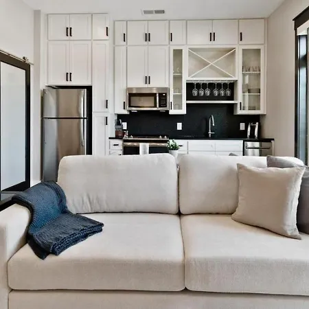 Landing Modern With Amazing Amenities