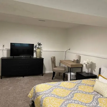 Family & Group Friendly 4Br | 10 Min To Uptown | Pets Ok * Charlotte