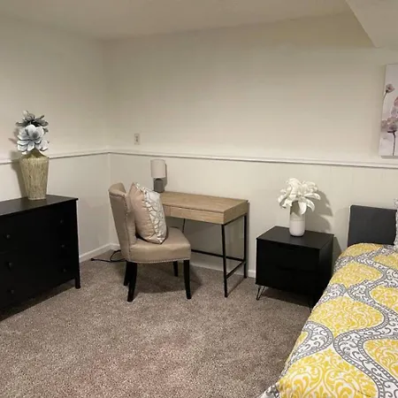 Holiday home Family & Group Friendly 4Br | 10 Min To Uptown | Pets Ok Charlotte
