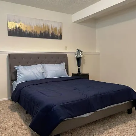 Holiday home Family & Group Friendly 4Br | 10 Min To Uptown | Pets Ok *