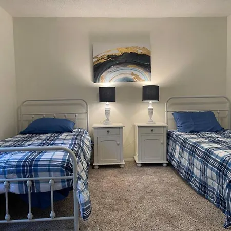 Family & Group Friendly 4Br | 10 Min To Uptown | Pets Ok Charlotte