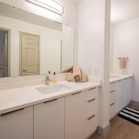 Regal Living Apartment Charlotte
