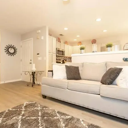 Holiday home Townhome - Near Uncc And Pnc Music Pavilion *