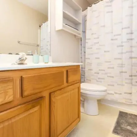 Townhome - Near Uncc And Pnc Music Pavilion Holiday home