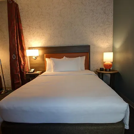 Hotel Home2 By Hilton Uptown 3*
