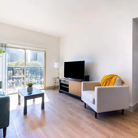 3br Modern Downtown With Gym & Office Apartment *
