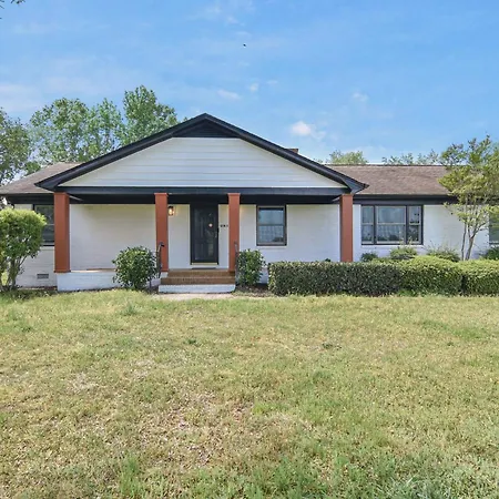 Cozy 2br 2ba 5 Min To 20 Min To Downtown Clt Holiday home Charlotte