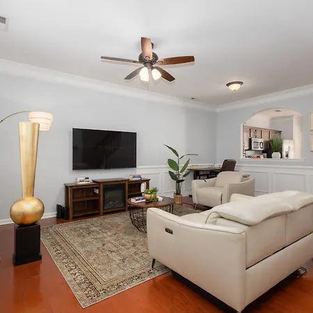 Apartment Chic Minimalist Townhouse Charlotte