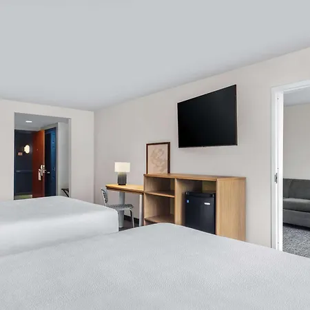 Spark By Hilton Tyvola I-77 3* Charlotte