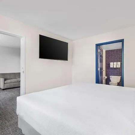 Spark By Hilton Tyvola I-77 Charlotte