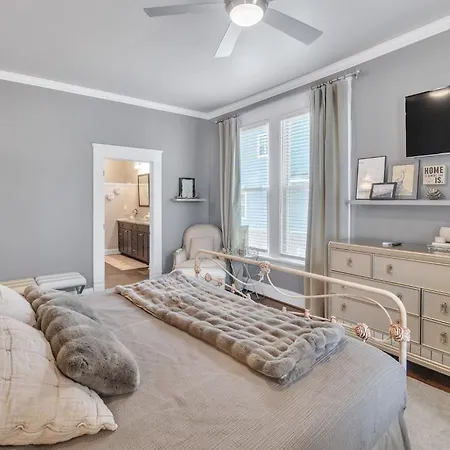 Holiday home Chic Bungalow In Plaza Midwood