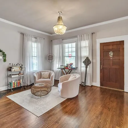 Chic Bungalow In Plaza Midwood Charlotte